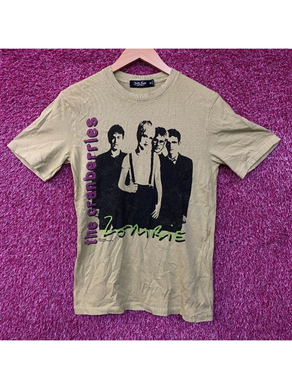 Junk Food The Cranberries Zombie Flea Market Tee XS